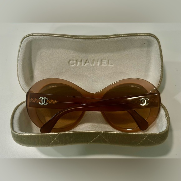 CHANEL Women\'s Blush Sunglasses- excellent condition main image 6
